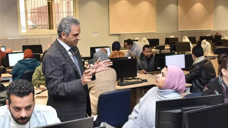 مستشفيات جامعة عين شمس تنظم برامج تدريبية لتطوير مهارات موظفيها