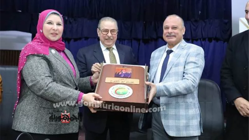 دعم الشباب وتأهيلهم لسوق العمل فى مؤتمر بصيدلة الزقازيق