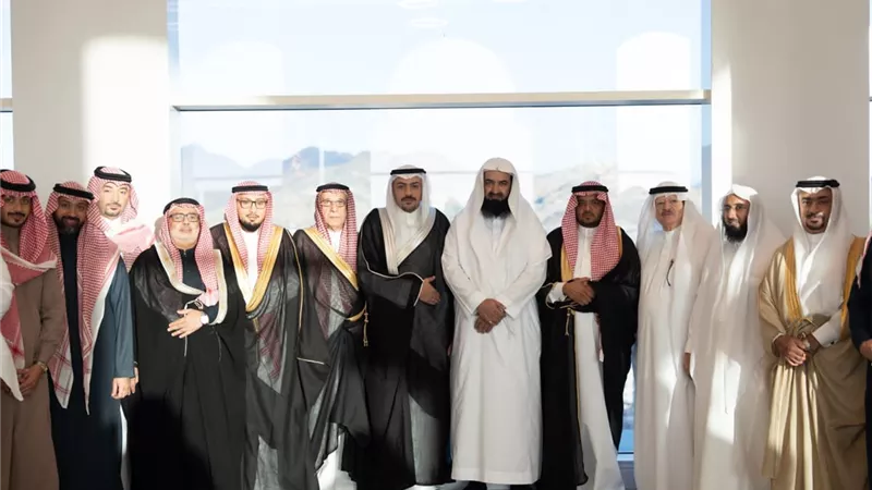 أول عقد قران في المُصلى المعلق أمام الحرم المكي ينعش قلوب الحضور ويجسد التراث الثقافي