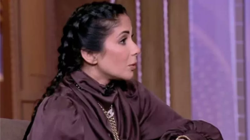 منى زكى: 