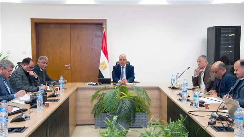 سويلم يوجه بسرعة انهاء أعمال تأهيل الترع بقري حياه كريمة