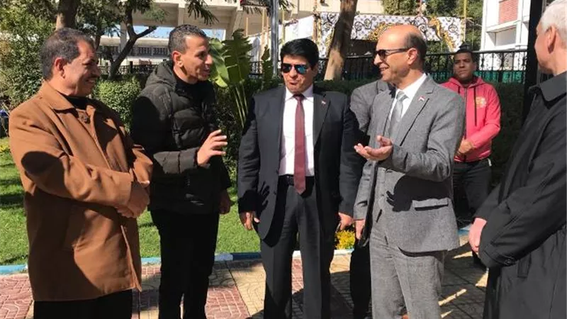 رئيس جامعة أسيوط يتفقد أعمال التطوير والتجديد بنادي الجامعة