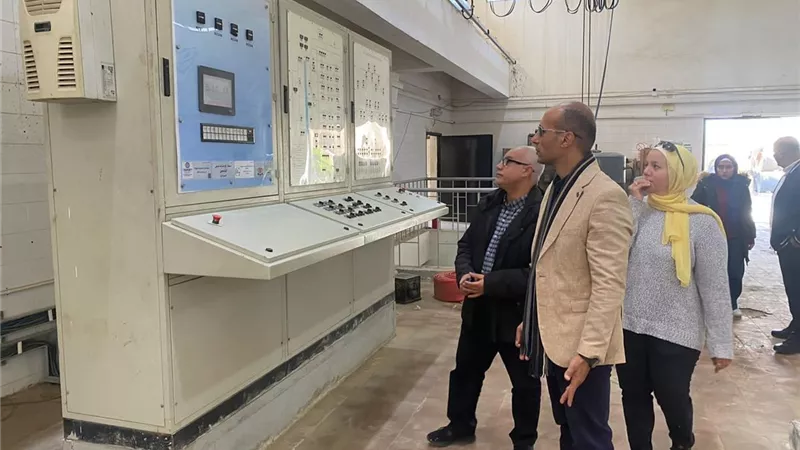 رئيس جهاز القاهرة الجديدة يتفقد روافع الصرف الصحى