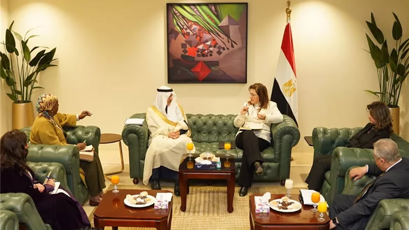 وزيرة التخطيط تبحث مع رئيس البنك الإسلامي سبل التعاون المشترك