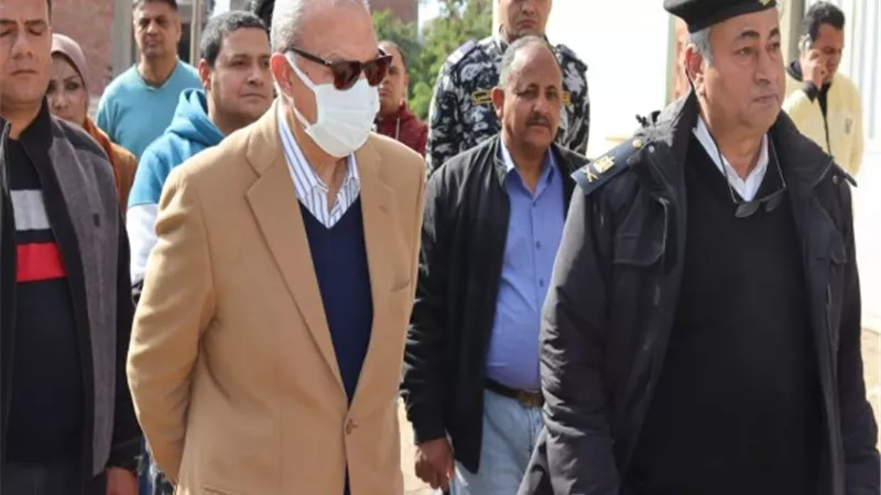 محافظ القليوبية يشهد إزالة 5 مباني مخالفة بالقناطر الخيرية.. صور