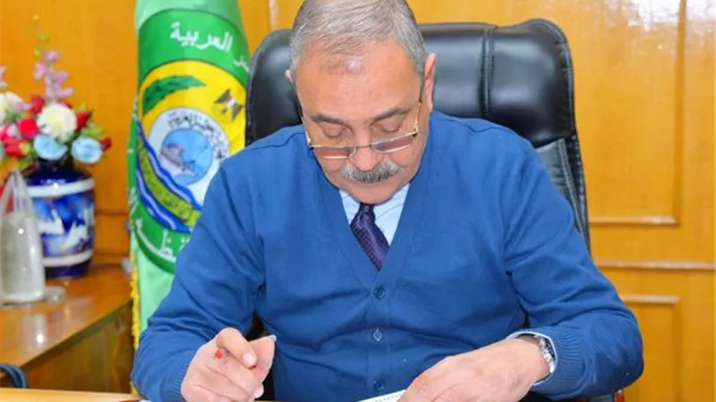 محافظ الإسماعيلية يوجه بتكثيف أعمال النظافة والتجميل