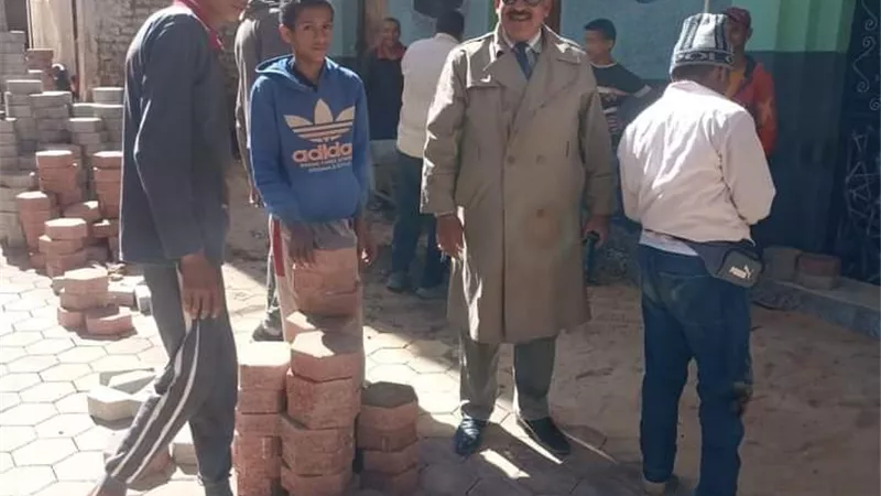 محافظ الشرقية يتابع أعمال الرصف بشوارع مدينة بلبيس