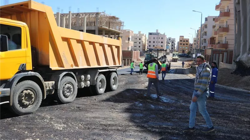 رئيس جهاز مدينة 6 أكتوبر يتفقد أعمال التطوير بالمناطق السكنية