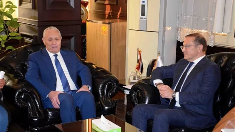 محافظ الأقصر يلتقى الممثل الإقليمى للأمم المتحدة للتنمية الصناعية