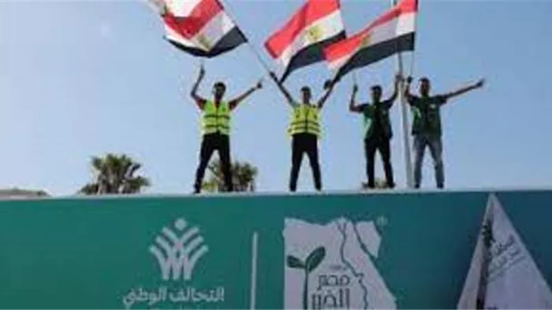 شاحنة مساعدات من الكنيسة الأرثوذكسية لأهالى غزة بالتعاون مع التحالف الوطنى للعمل الأهلي التنموى