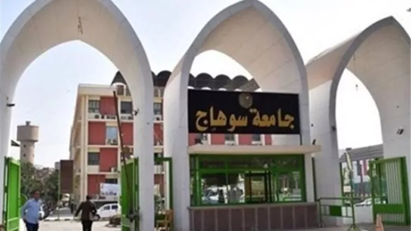 طوارئ مستشفى جامعة سوهاج الجديدة يستقبل ٤٠٠٠مواطن ويجري ٧٥٠ عملية