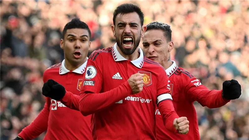 عرض فلكي.. الهلال يرفض الاستسلام في صفقة مانشستر يونايتد