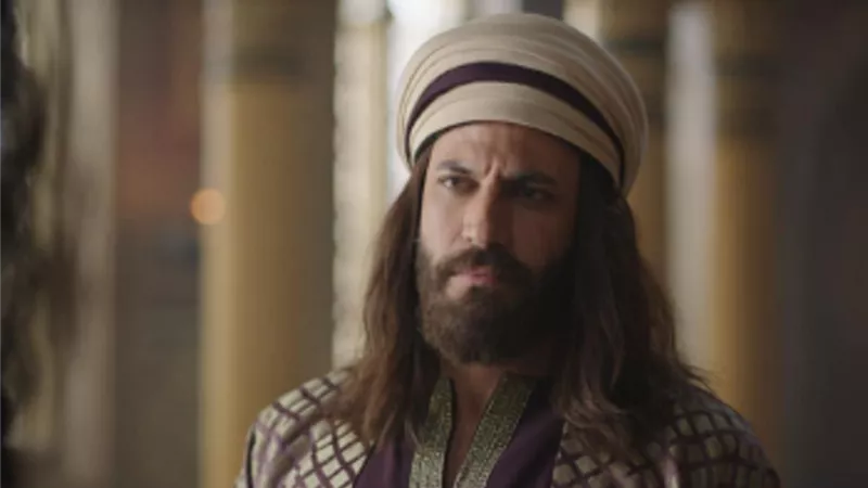 نيقولا معوض يظهر بشخصية عمر الخيام في 