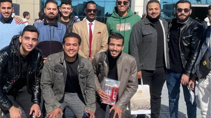 وفد طلاب جامعة الأقصر يزور معرض القاهرة الدولى للكتاب