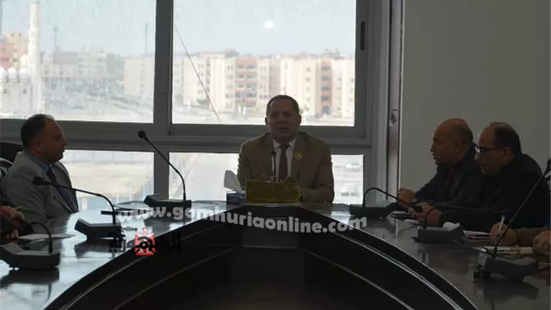 رئيس جامعة دمياط يلتقي بأمناء الكليات