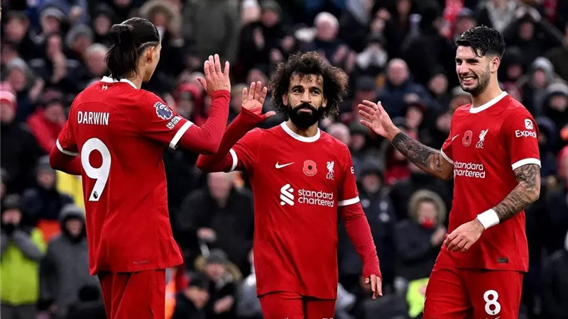 نجم ليفربول يغيب لمدة 8 مباريات بسبب الإصابة