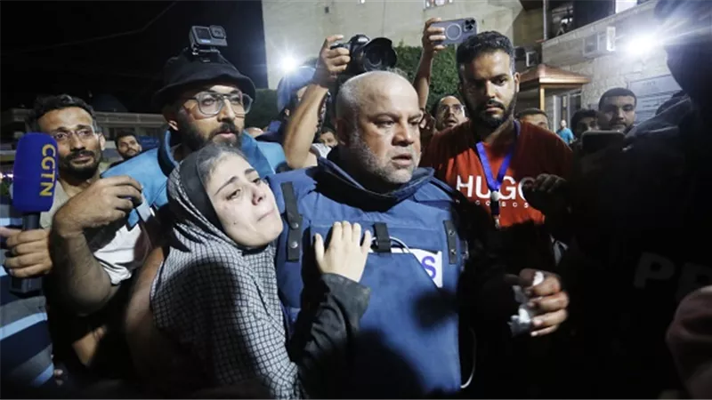 فلسطين تنوح.. علي وفاة والدة الدحدوح