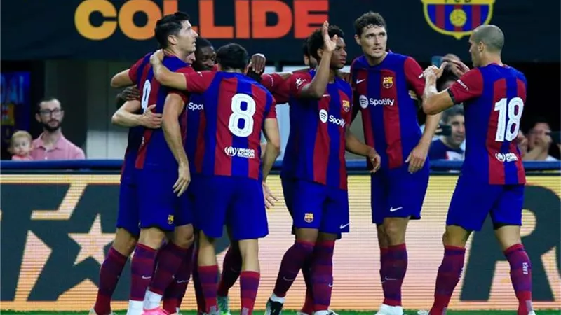 برشلونة يقترب من حسم أولى صفقاته الصيفية
