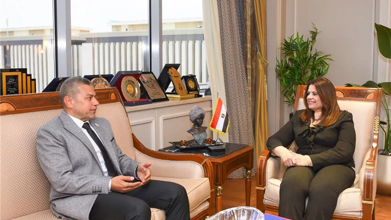 الهجرة تستقبل أحد رموز الجالية بالكويت لبحث احتياجات مواطنينا هناك