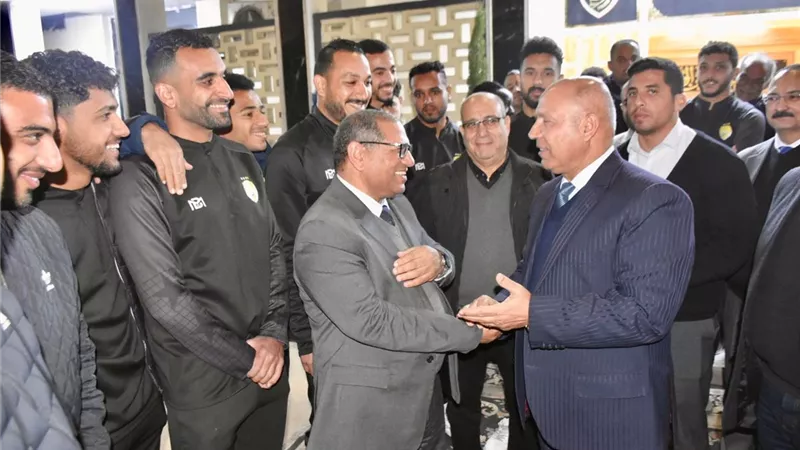 وزير النقل يطالب لاعبى السكة الحديد بتحقيق حلم الصعود للمتاز