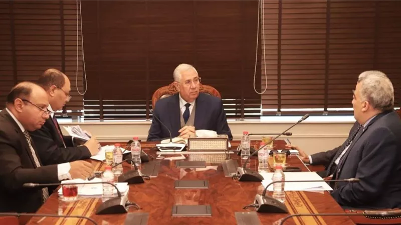 وزير الزراعة يتابع ملفات حماية البحيرات والثروة السمكية
