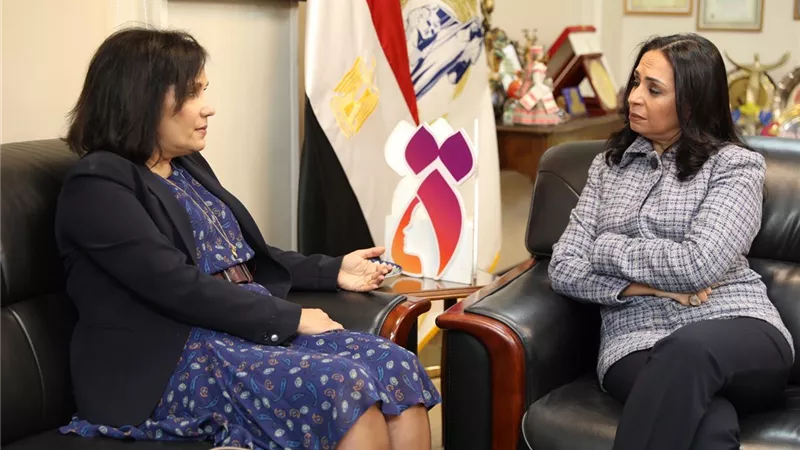 رئيسة القومي للمرأة ومديرة 