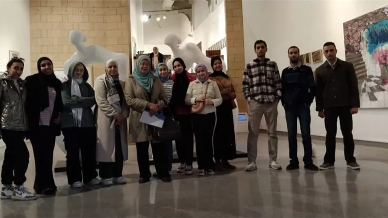 طلاب جامعة حلوان في زيارة لصالون الشباب بدورته الرابعة والثلاثين