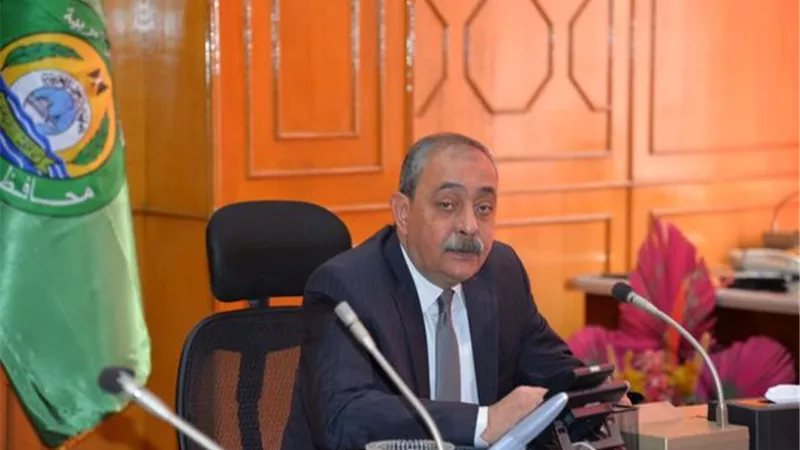 حملات يومية على مخابز وأسواق الإسماعيلية وغلق المخالف فورا