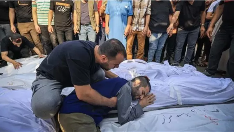 استشهاد 14 فلسطينيا جراء غارات إسرائيلية على منطقتين بـ غزة