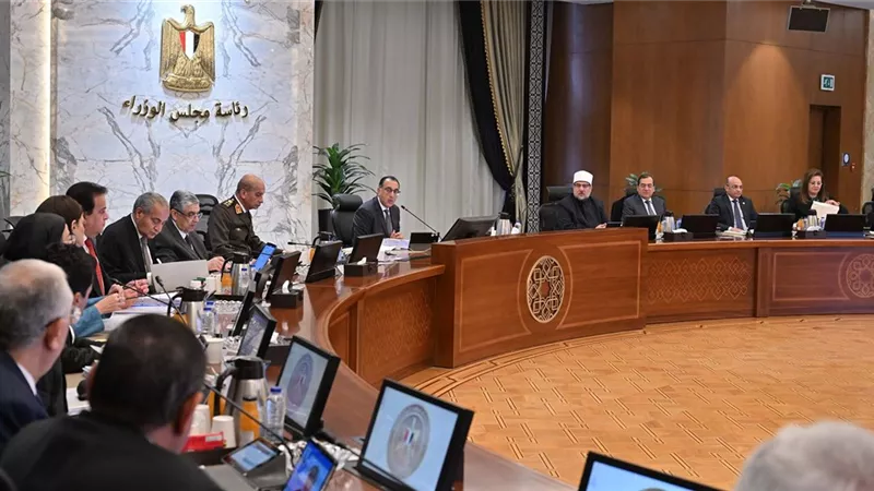 مدبولى: البدء في اتخاذ الإجراءات التنفيذية لقرارات الرئيس بشأن الحزمة الاجتماعية العاجلة