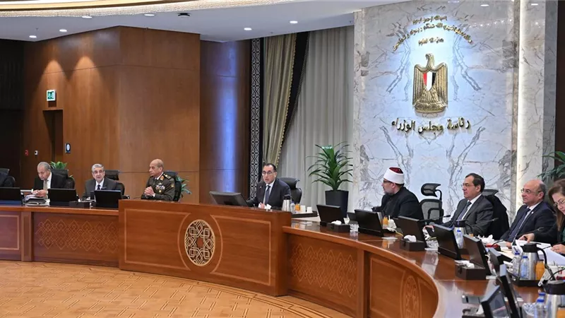 مدبولى:لجنة قانونية لدراسة عروض استثمار تُدِرُ موارد ضخمة من النقد الأجنبي