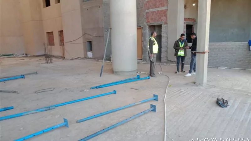 رئيس غارب يتابع استئناف اعمال الانشاءات بمستشفى راس غارب الجديدة