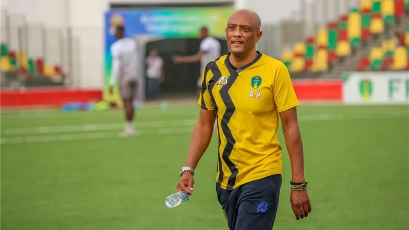 الاتحاد الموريتاني يجدد عقد مدرب المنتخب أمير عبدو حتى 2026