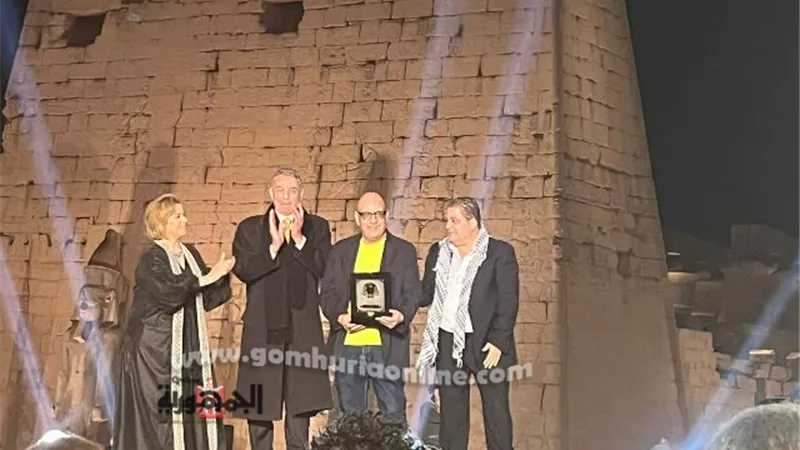الاقصر الأفريقى يكرم المخرج الكبير خيرى بشارة