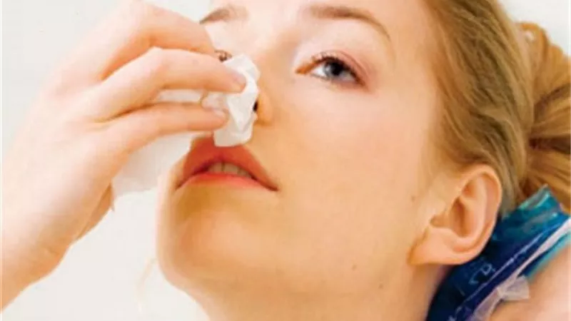 منها أمراض الدم .. طبيبة تكشف أسباب نزيف الأنف