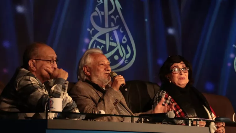طلاب معهد الفنون المسرحية يشاركون فى 