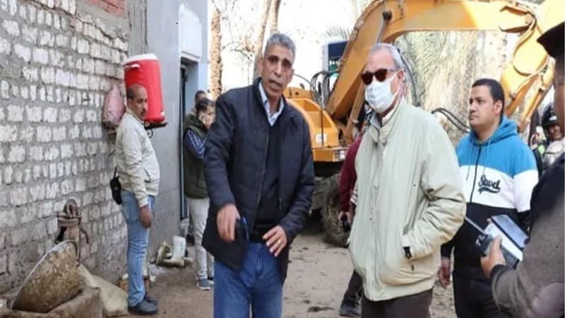 محافظ القليوبية يقود حملة مكبرة لإزالة التعديات بقرية طحانوب في شبين القناطر