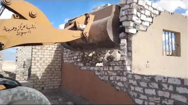 إزالة 24 حالة تعدي بمراكز أبنوب وأسيوط وأبوتيج
