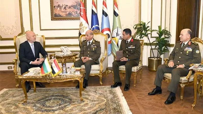 الفريق أول محمـد زكى القائد العام للقوات المسلحة يلتقى وزير الدفاع البلغارى