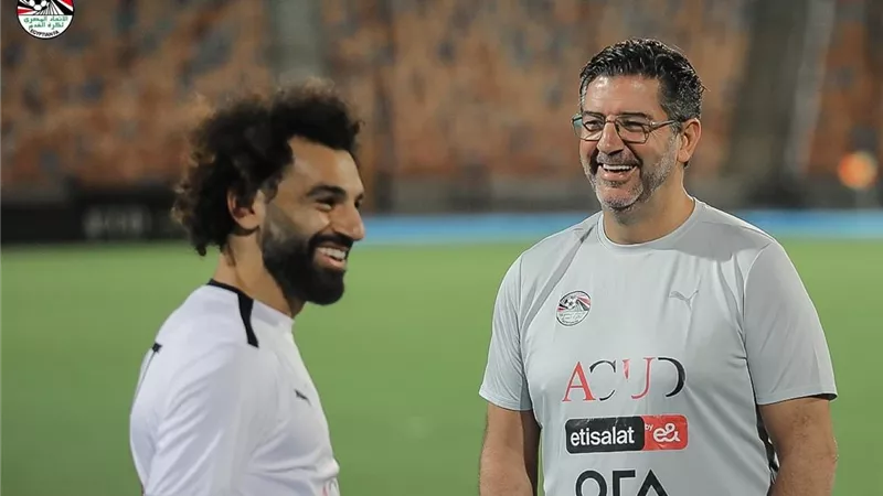 شاهد وكيل فيتوريا يكشف عن تفاصيل علاقة محمد صلاح بفيتوريا