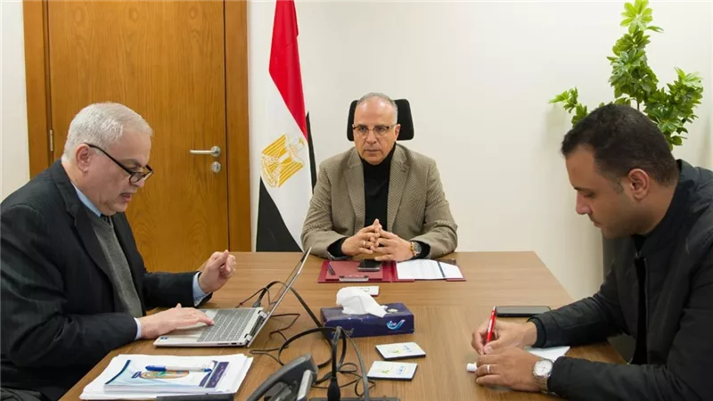 سويلم يوجه بتحديث أجهزة الرصد المساحية بحماية الشواطىء