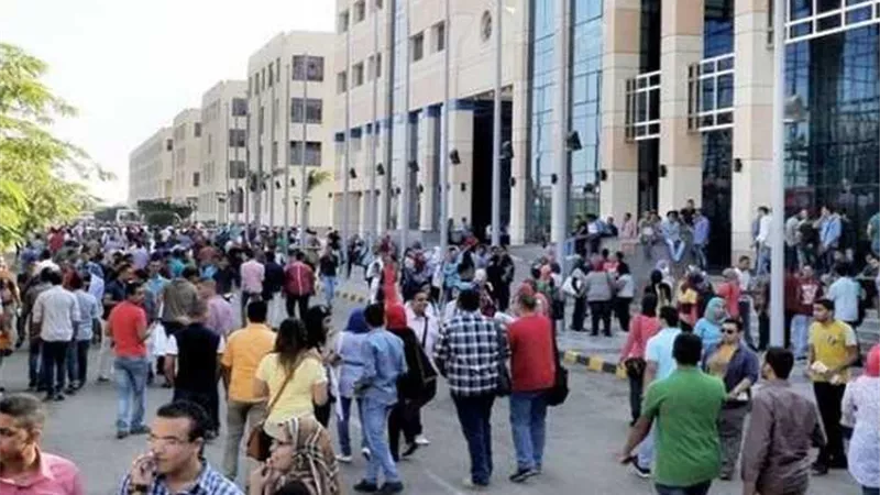 انتظام الدراسة بالجامعات الحكومية والخاصة والأهلية