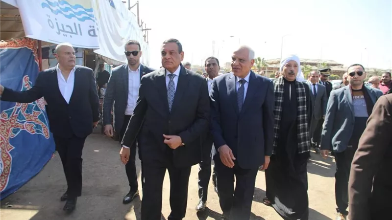 وزير التنمية المحلية ومحافظ الجيزة يتفقدان سوق الجملة بـ6 أكتوبر