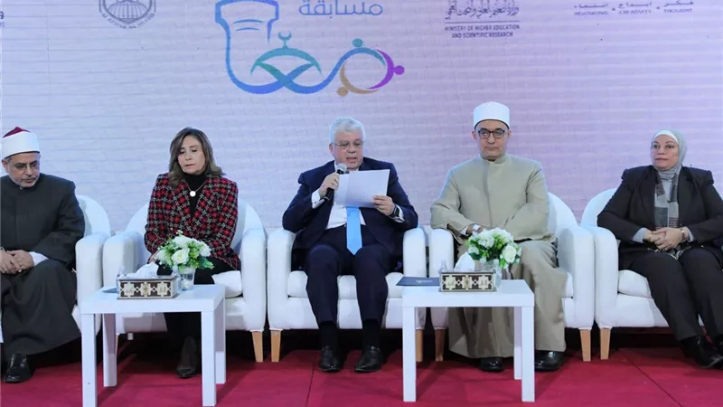عاشور: الجامعات المصرية تُقدم خدمات طبية وبيطرية وثقافية للمجتمع