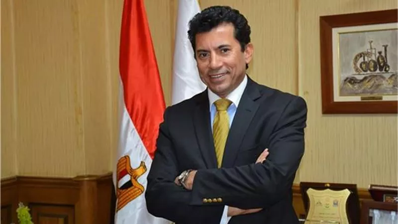 وزير الرياضة يُكرم الحكام المصريين بعد المشاركة في كأس الأمم