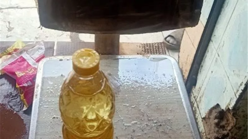 ضبط 5 أطنان زيت مجهول المصدر بالشرقية