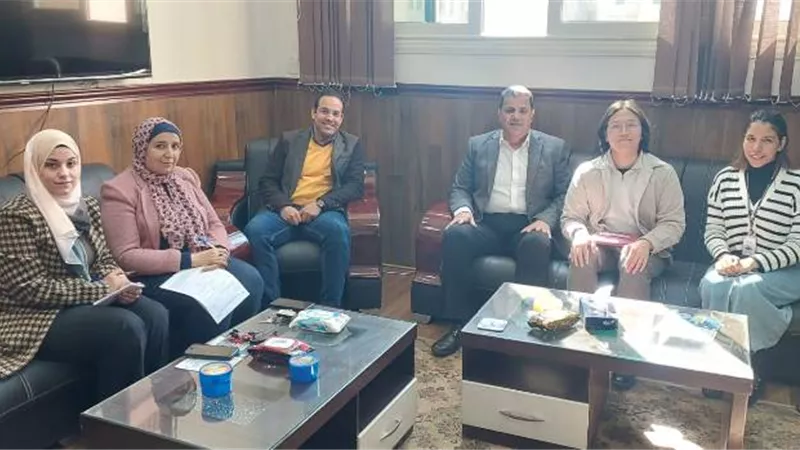 رئيس جامعة بني سويف التكنولوجية يستقبل وفد من كوري لبحث التعاون