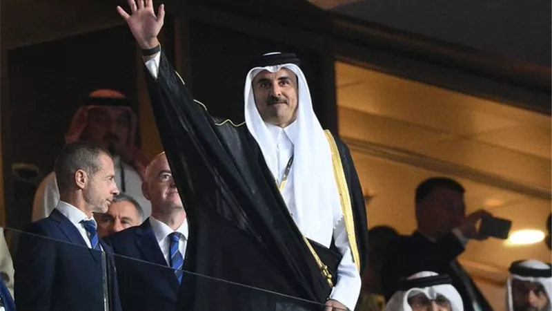 أمير قطر :هنيئا لمنتخبنا الفوز بكأس آسيا .. كانت بطولة استثنائية
