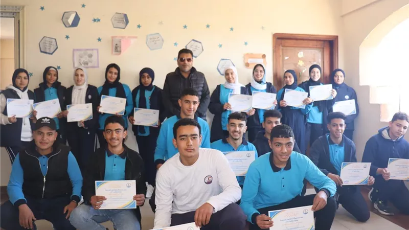 تكريم أوائل الطلبة بمدرسة منارة بدر الخاصة