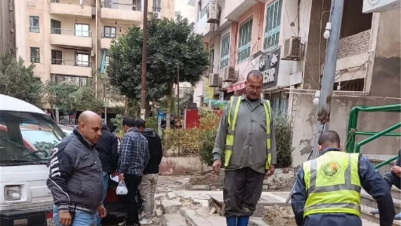 كسر ماسورة يتسبب فى قطع المياه عن حي السفارات بمدينة نصر